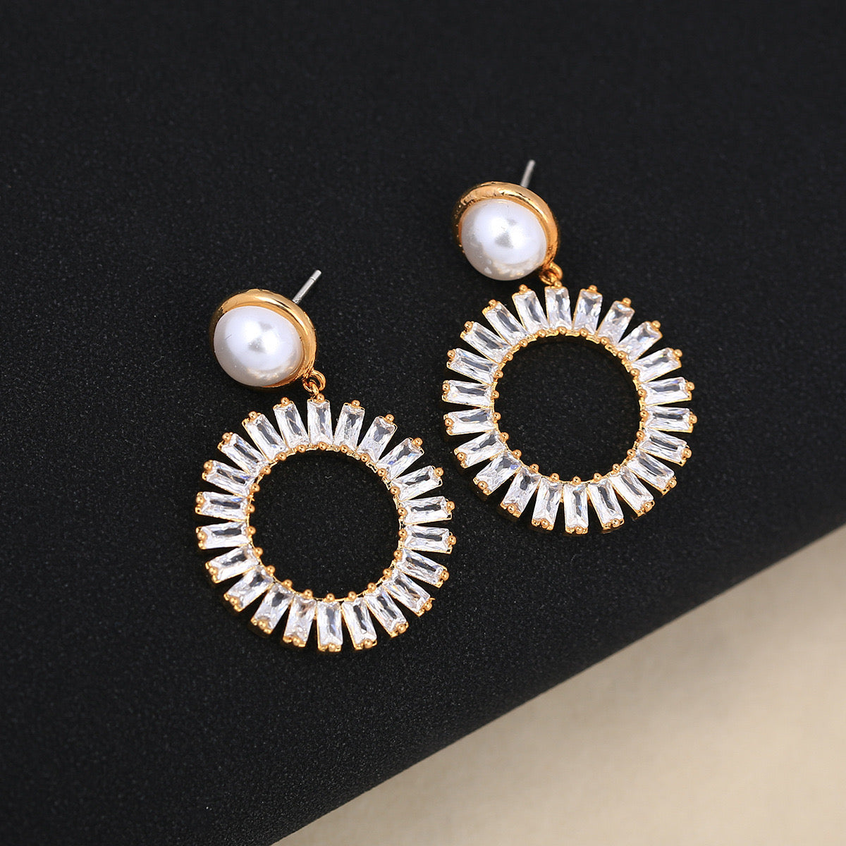 Round Zircon Earrings