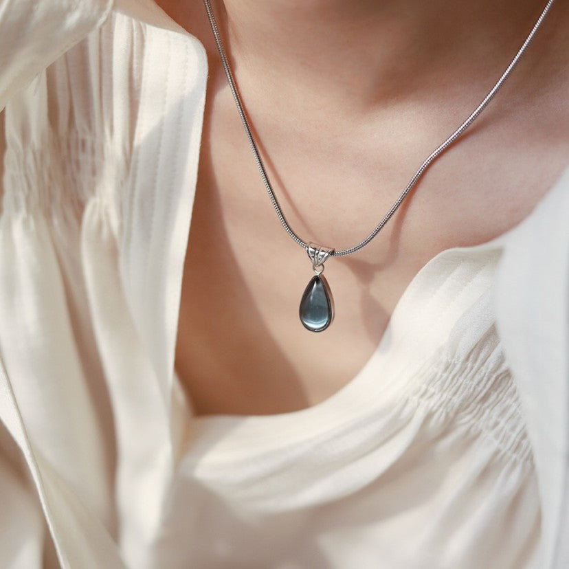 925 Silver Emerald Teardrop Pendant Necklace