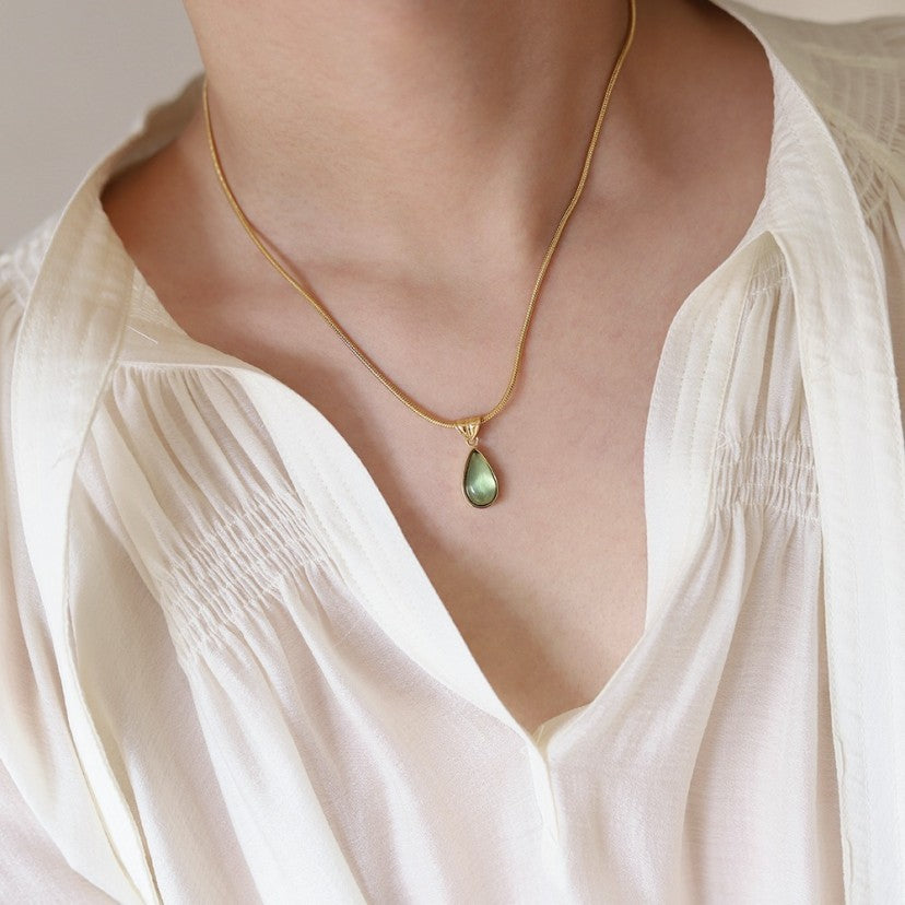 925 Silver Emerald Teardrop Pendant Necklace