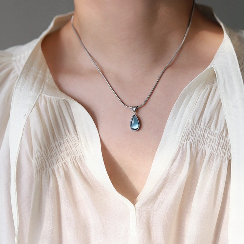 925 Silver Emerald Teardrop Pendant Necklace