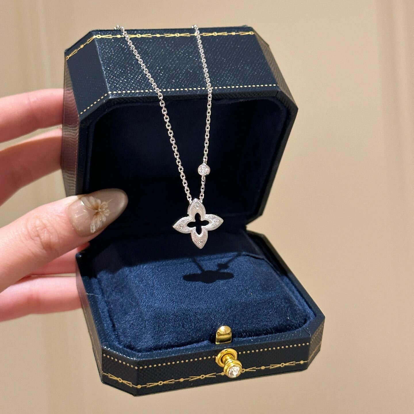 925 Silver Brushed Star Clover Bracelet and Necklace Set