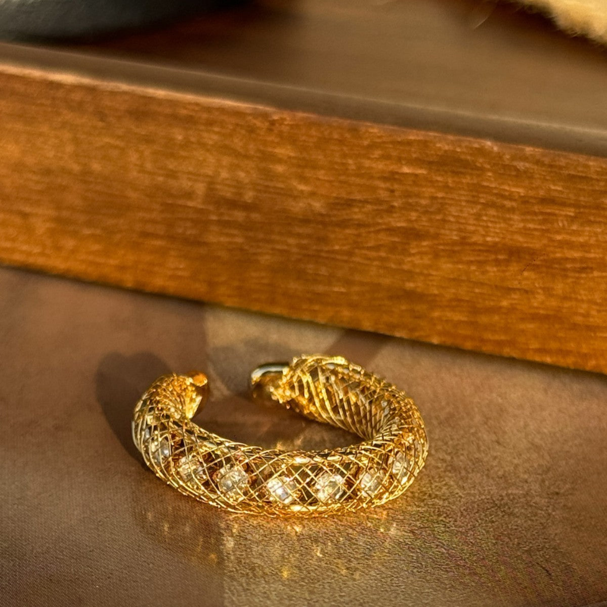 Hollow Lace White Stone Ring