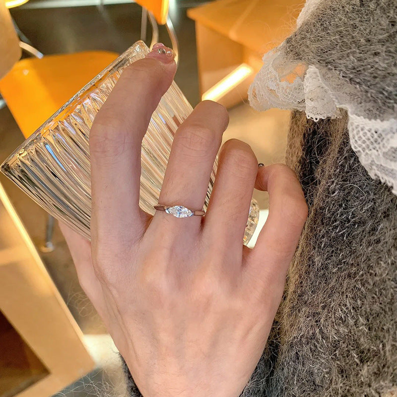 925 Silver Angel's Eye Zircon Ring