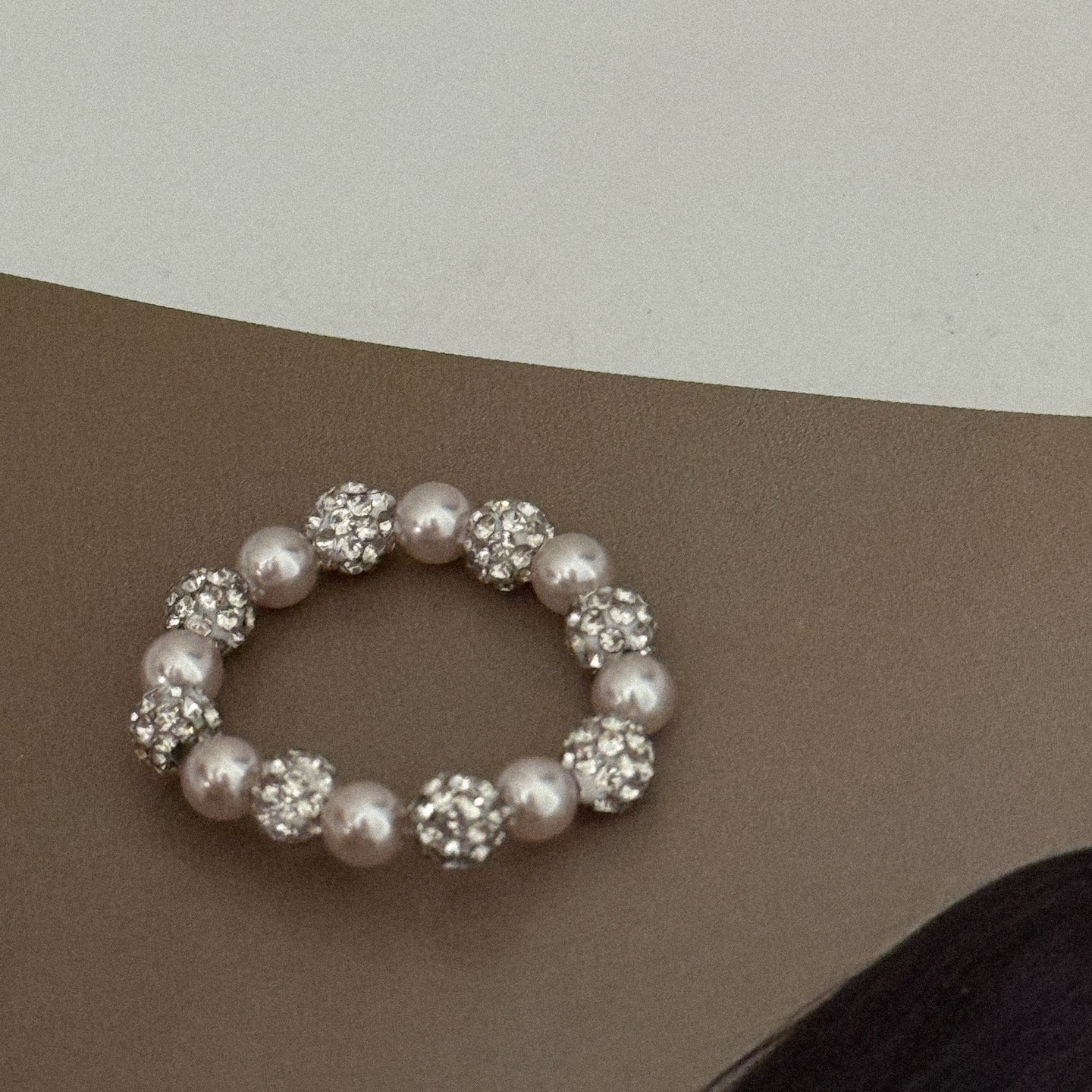 Manta Rose Pink Pearl Zircon Elastic Ring