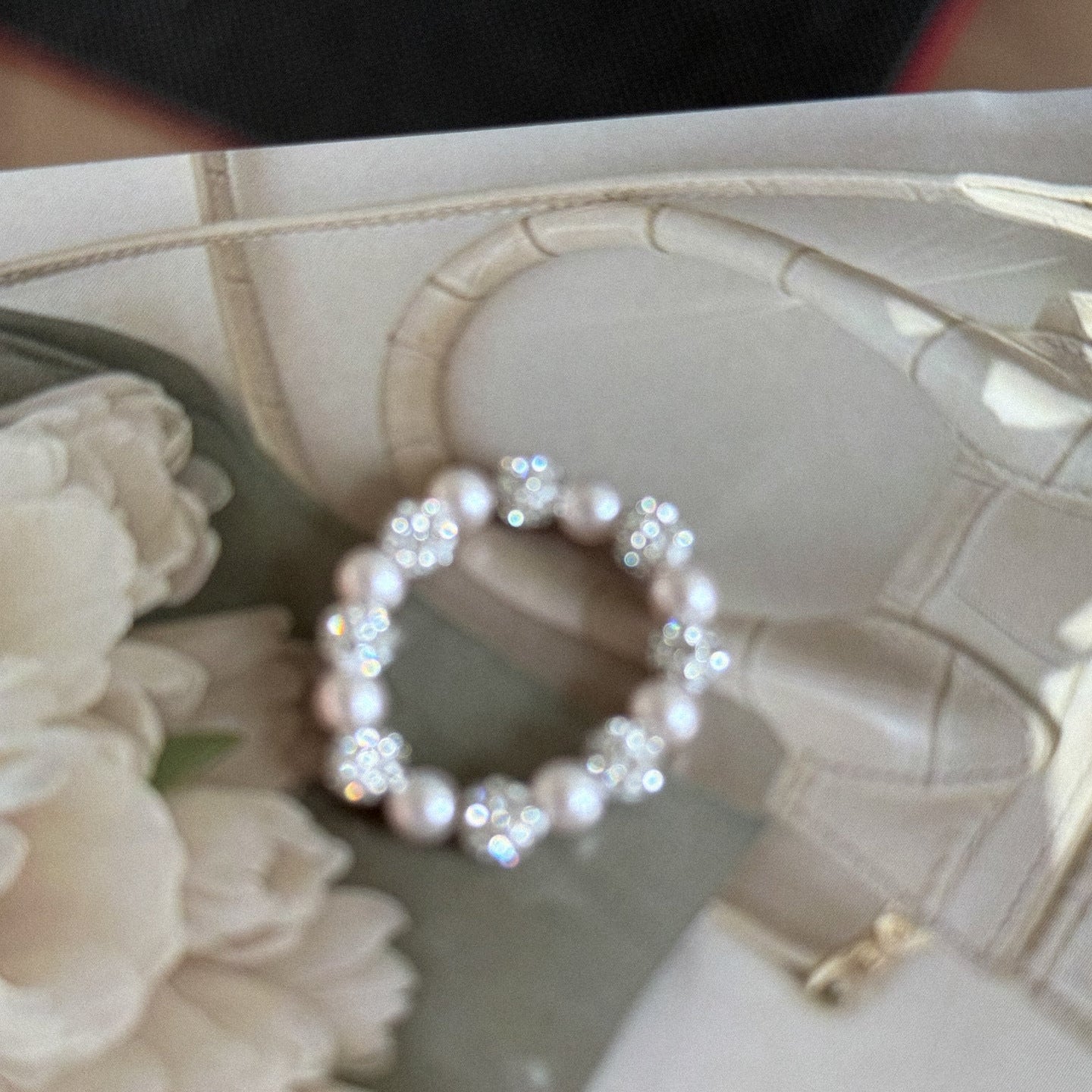 Manta Rose Pink Pearl Zircon Elastic Ring