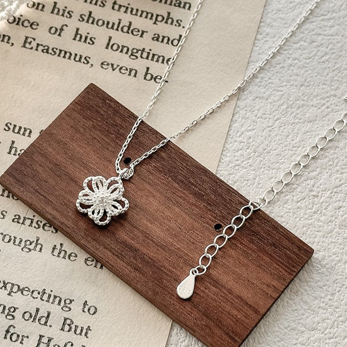 925 Silver Irregular Flower Necklace