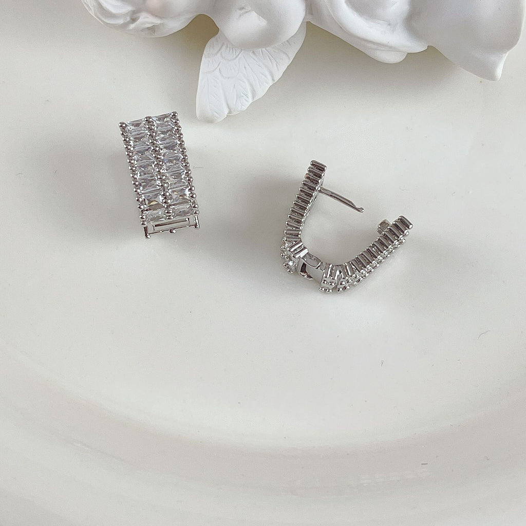 U-shaped Minimalist Zircon Stud Earrings