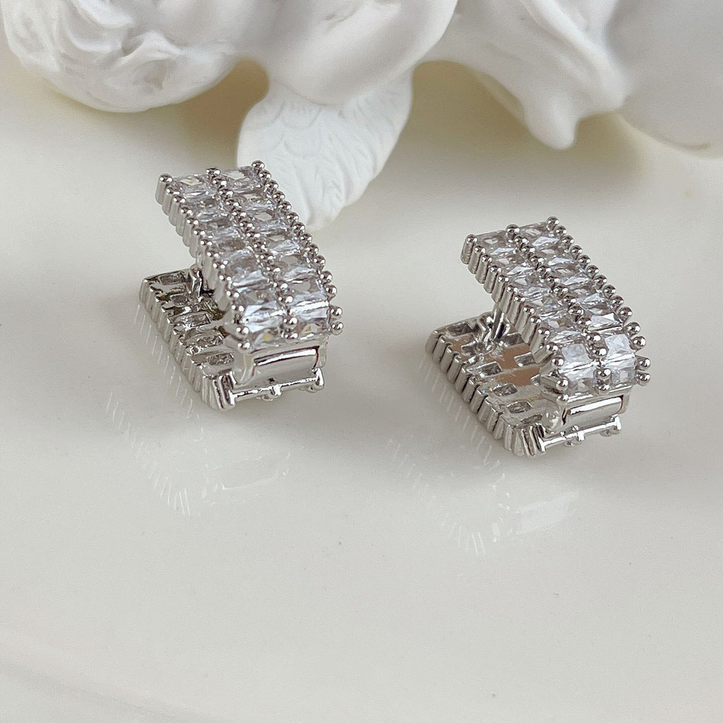 U-shaped Minimalist Zircon Stud Earrings