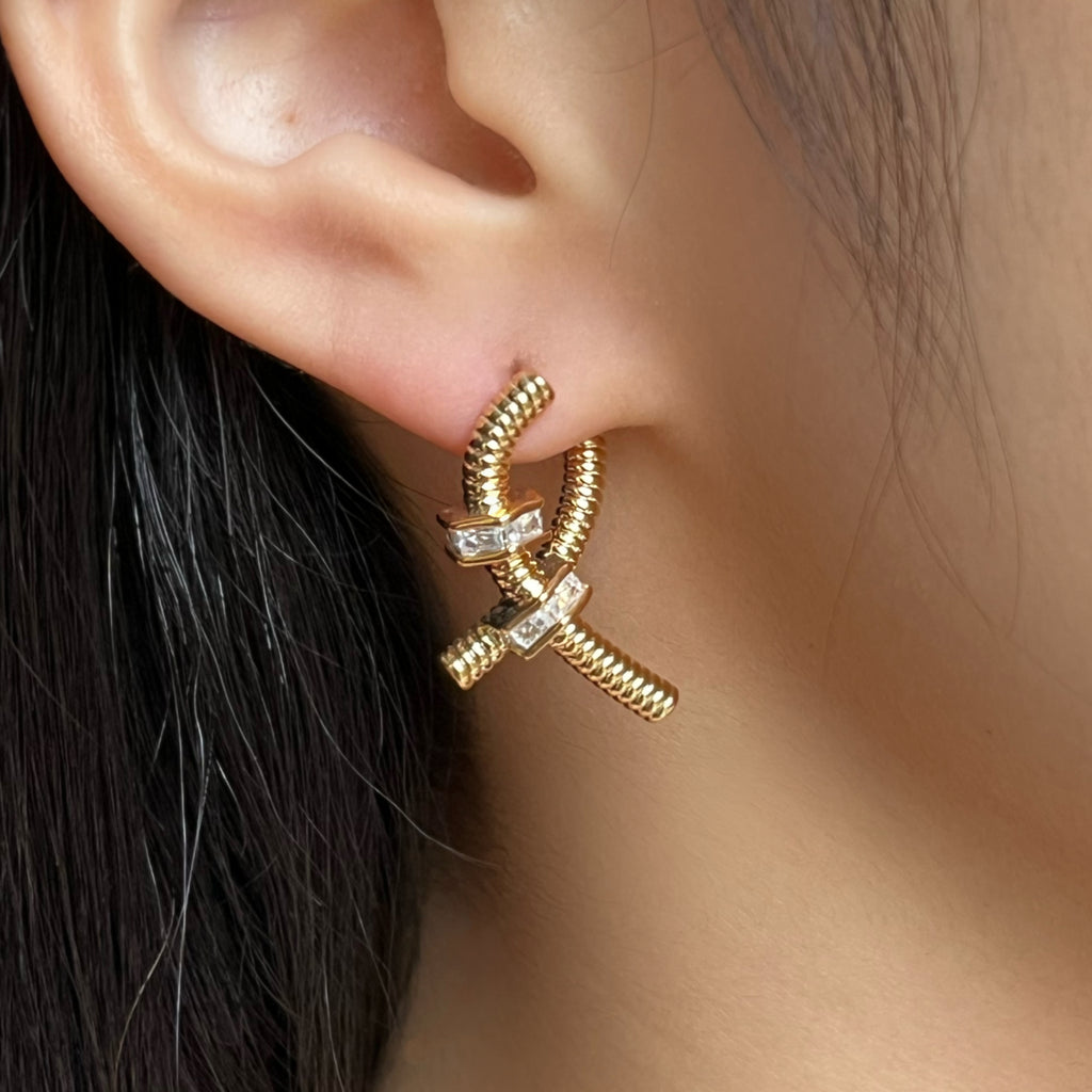 18K Gold Line Cross Stud Earrings