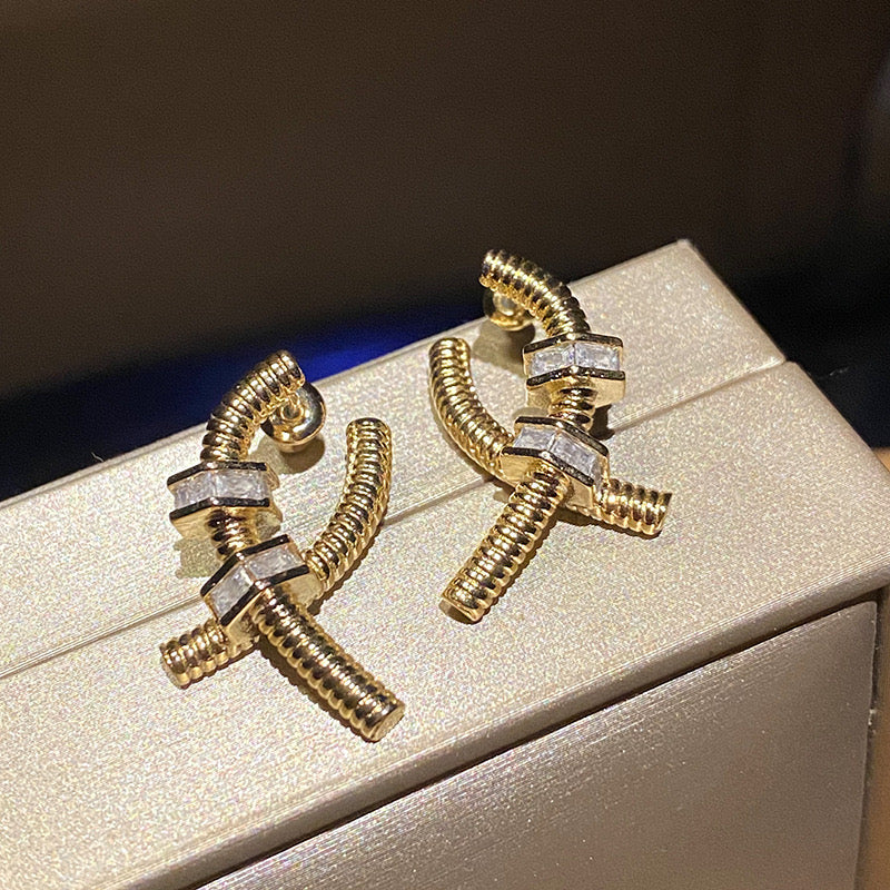 18K Gold Line Cross Stud Earrings